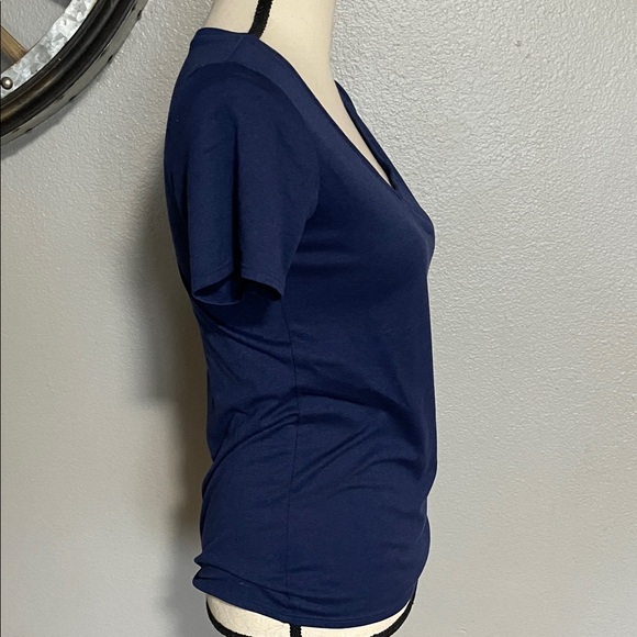 NIKE DRI-FIT ATHLETIC TEE SHORT SLEEVES  Navy V-Neck Women's Top - Picture 4 of 5